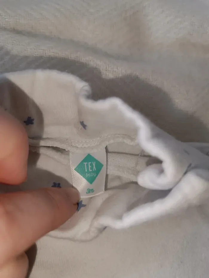 🎀 jolie sous pull col roulet blanc motif bleu taille 3 mois tex 🎀 - photo numéro 3