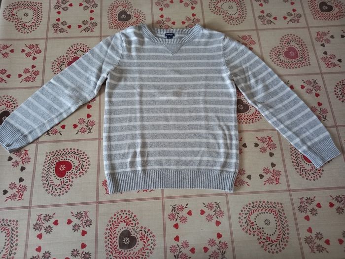 Pull manches longues.