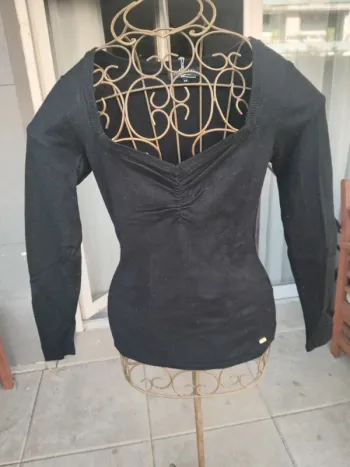 Pull décolleté