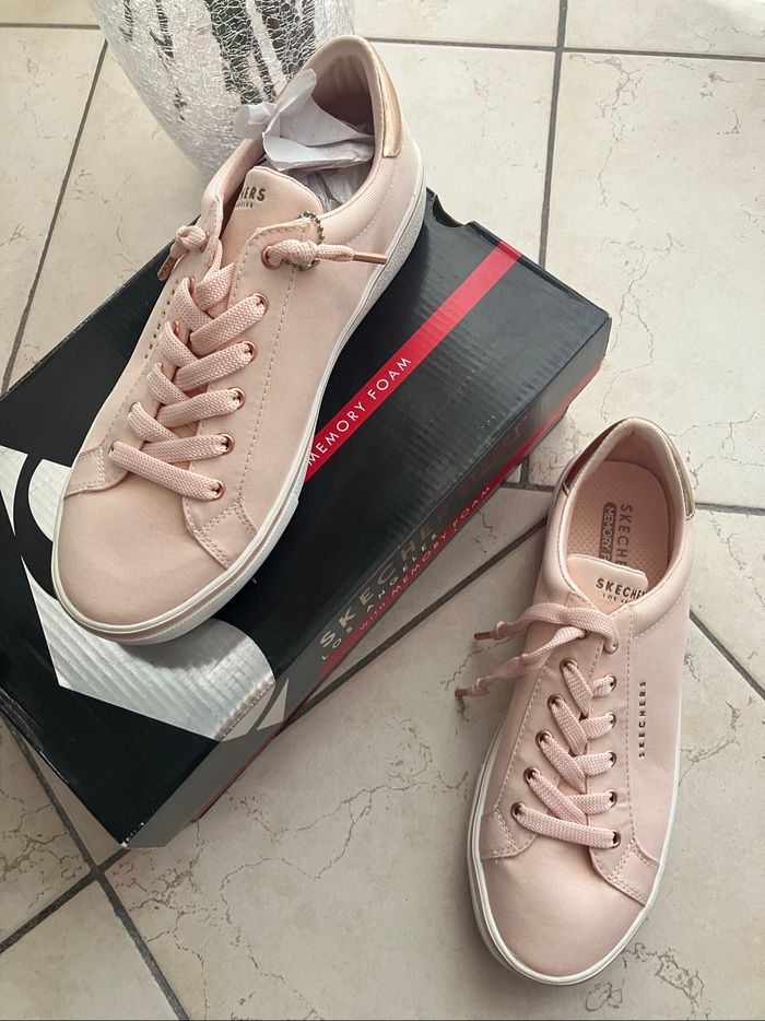 Très belles baskets rose pâle Skechers T.40 🌸 - photo numéro 2