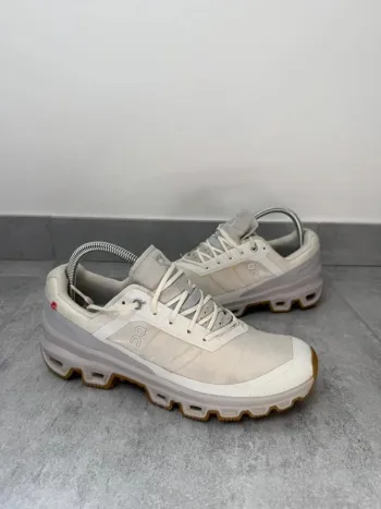 Baskets On RUnning Cloudventure Ice Glacier taille 40