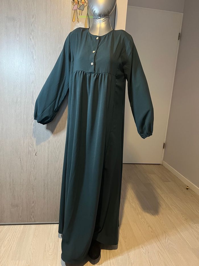 Trois robes beige/bleu / verte - photo numéro 4