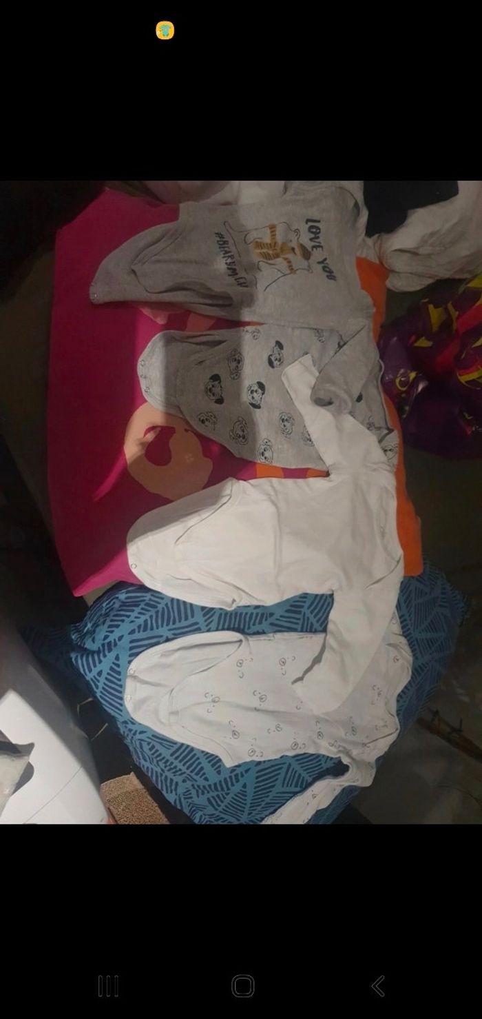 Lot body bébé - photo numéro 2