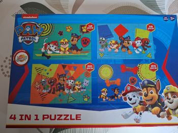 1 boîte de 4 puzzles Paw patrol + 1 gratuit