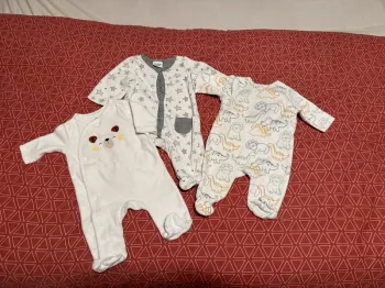 3 pyjamas mixte 1 mois