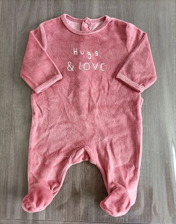 Pyjama "Hugs & love " Kiabi 1 mois
