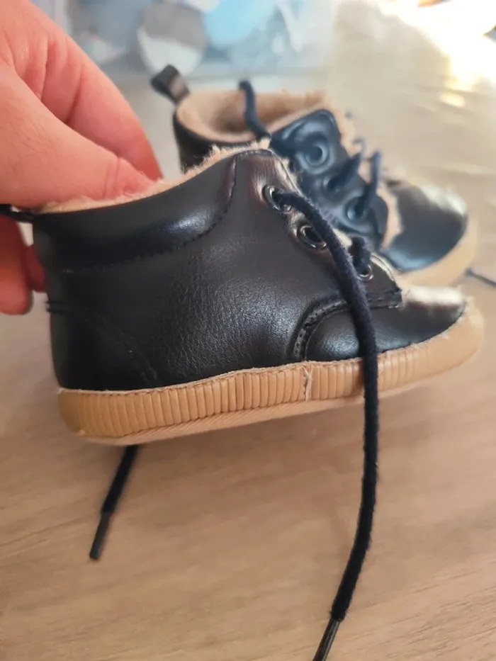 Chaussures bébé 9/12 mois - photo numéro 2
