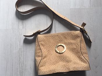 Sac à main cuir servi quelques heures