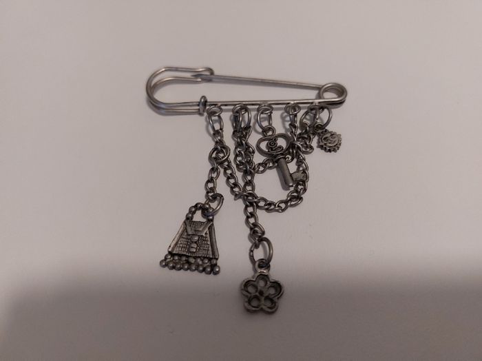 Broche - photo numéro 2