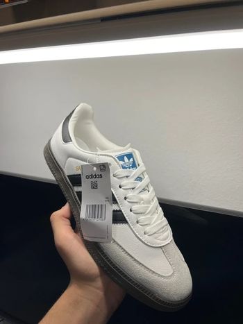 Aadidas originals Taille  40