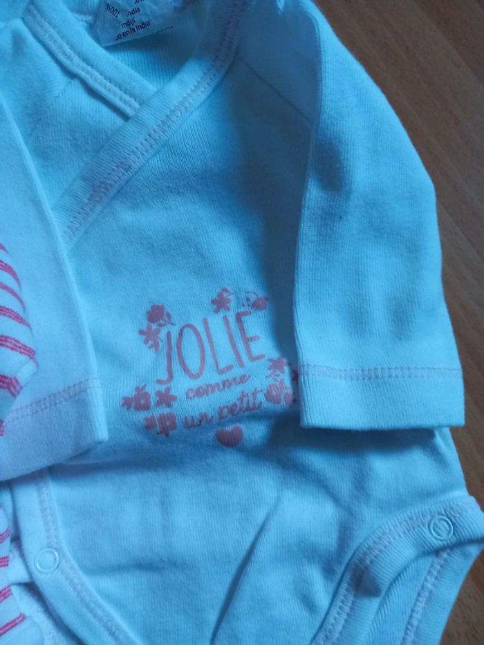 Lot 2 pyjamas et 6 bodies - photo numéro 8