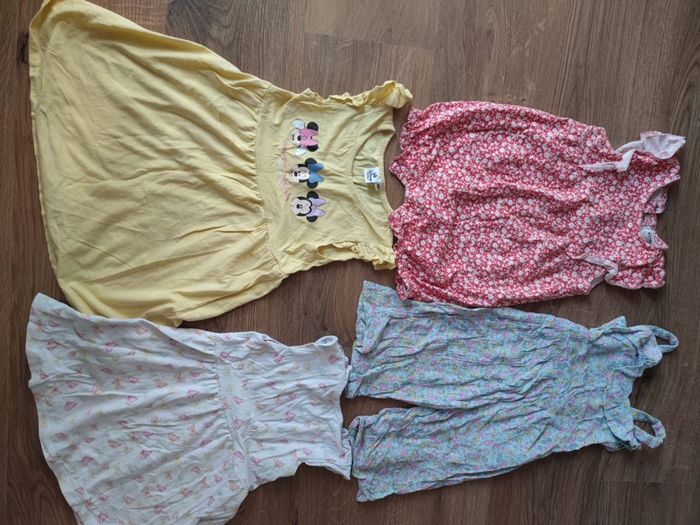 Lot robes fille 2-3 ans en bon état