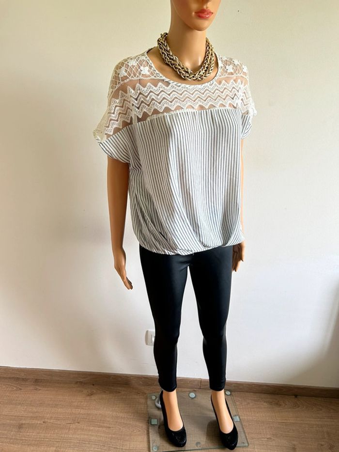 Blouse blanche et bleue avec dentelle Vero Moda taille S jamais portée - photo numéro 4