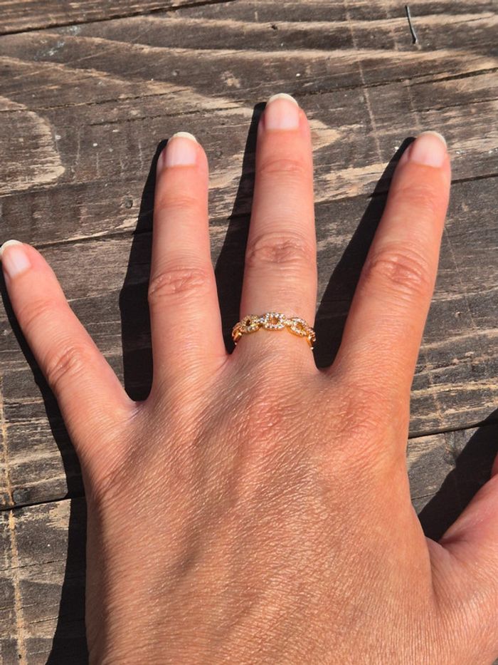Jolie bague ajustable en acier doré et strass - photo numéro 3