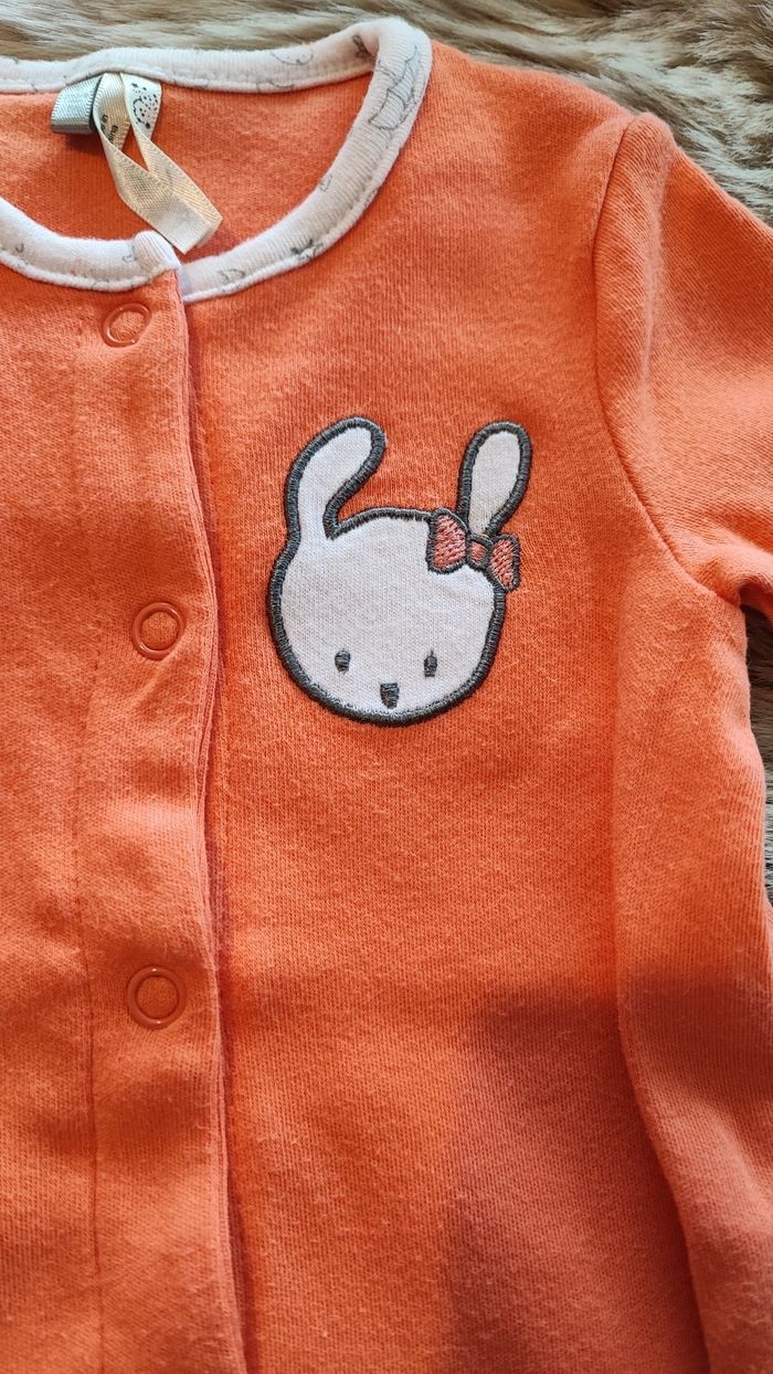 Pyjama orange orchestra 1 mois - photo numéro 4