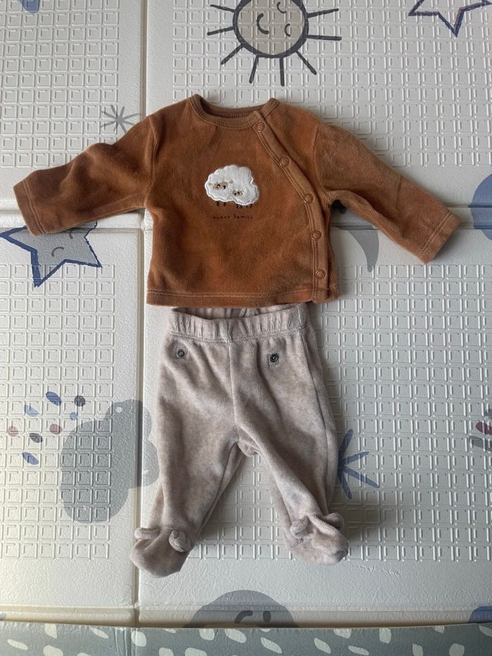 Ensemble de pyjama bébé en taille naissance