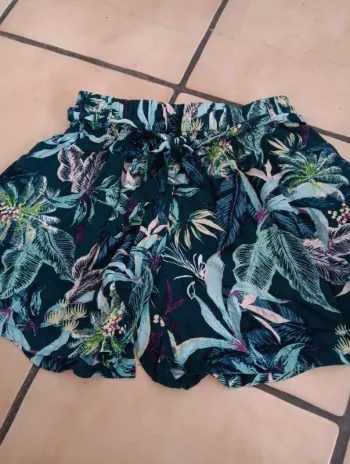 Short fleuri