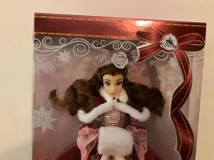 Poupée belle édition spéciale 2024 holiday - photo numéro 4