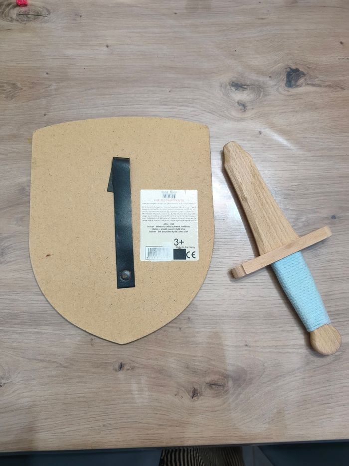 Épée et bouclier - photo numéro 2