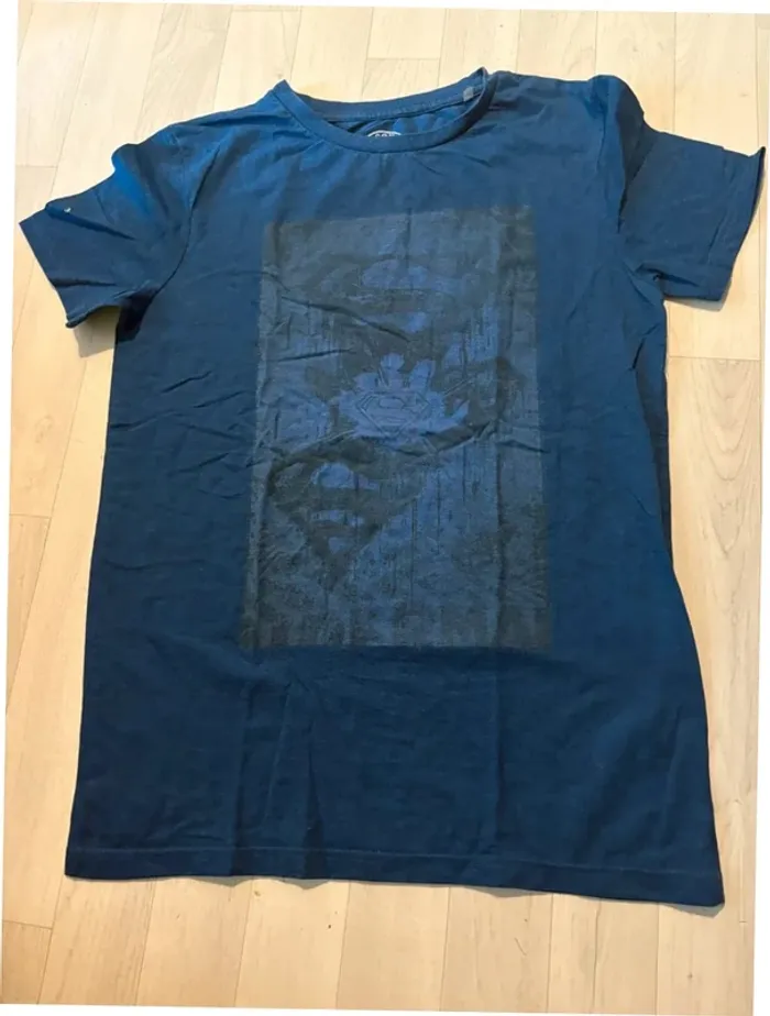 T-shirt dc comics bleu manche courte taille S très bon état