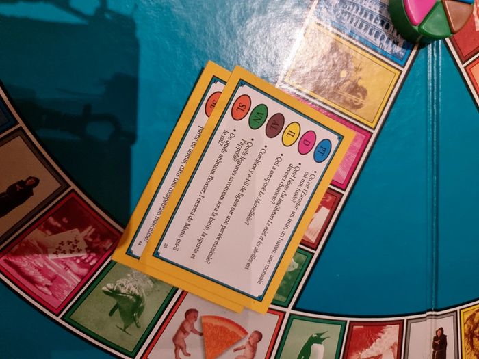 Trivial pusuit Édition famille jeu complet - photo numéro 4