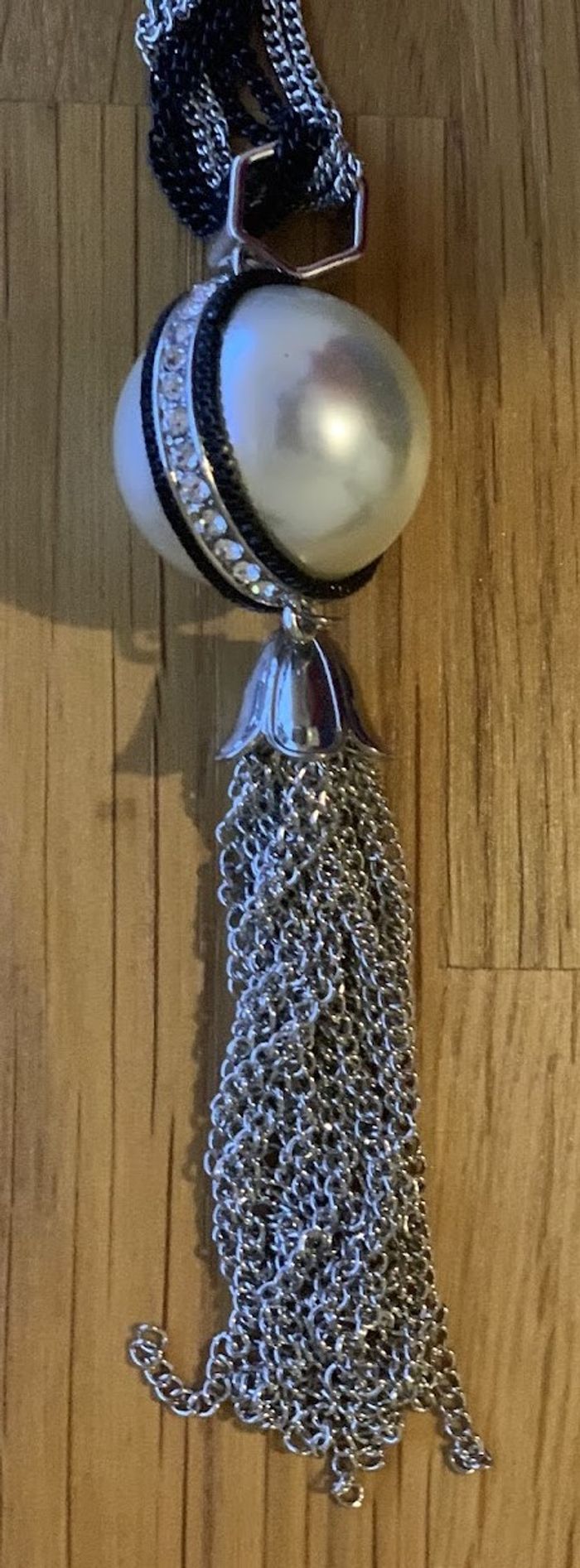 Collier long avec une fausse grosse perle - photo numéro 4