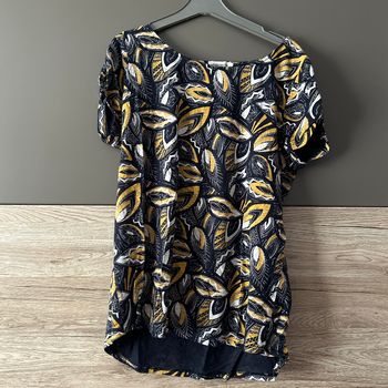 TEE shirt