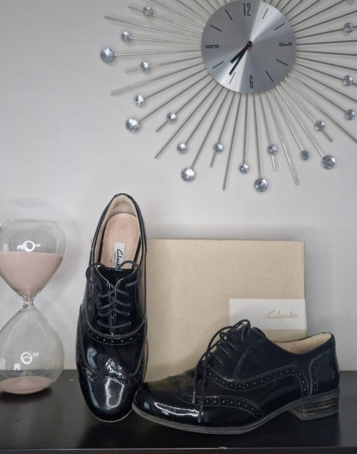 Mocassins vernis noirs Marque Clarks taille 39,5 - photo numéro 2
