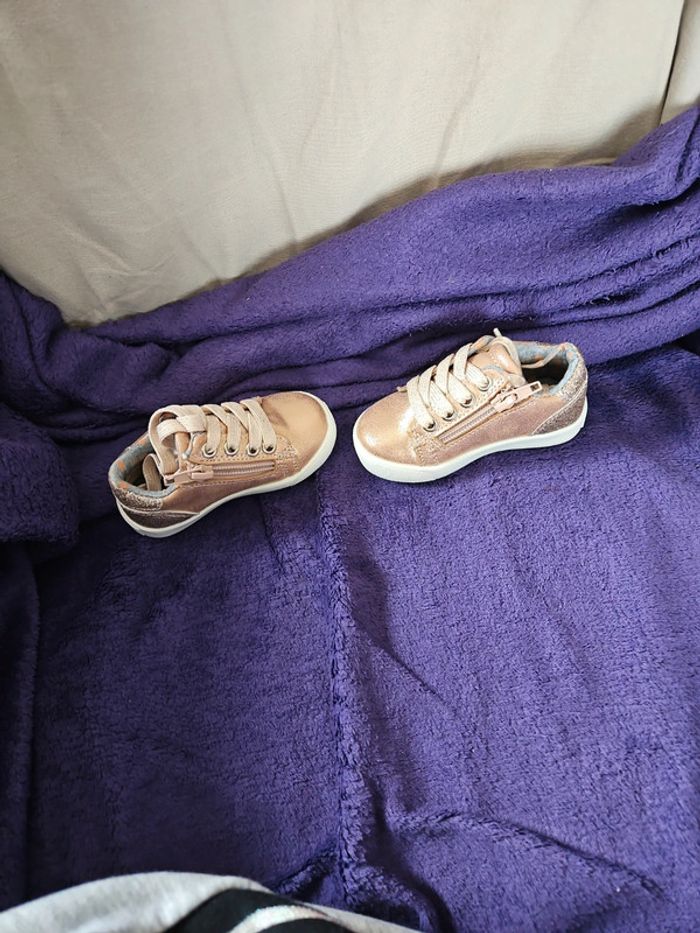Chaussures fille P 19 - photo numéro 2