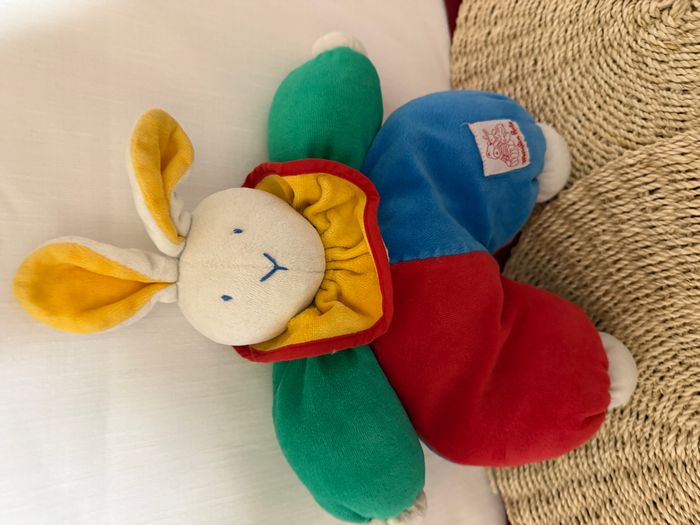 Ancien doudou Lapin bleu rouge vert 35 cm Moulin Roty - photo numéro 2