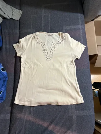 TEE shirt