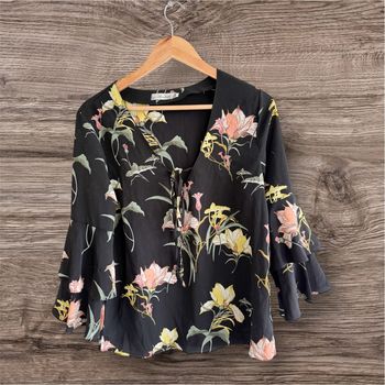 Blouse ample volant noir à motifs floraux multicolores taille 36 S