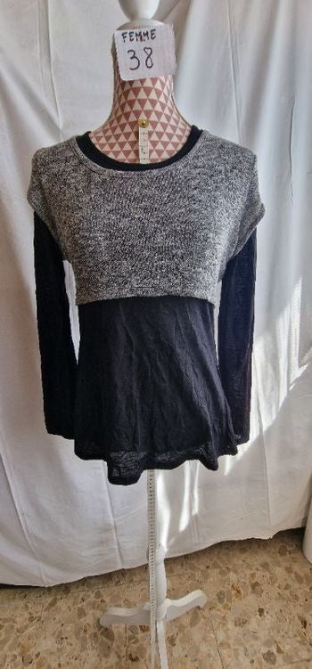 Tee-shirt, noir,avec boléro intégré argenté, en très très bon état