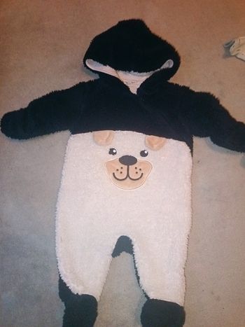 Combinaison noire et blanche