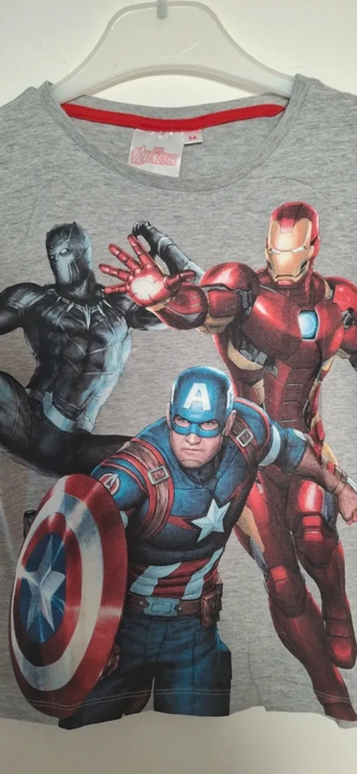 T-shirt Marvel Avengers - Taille 8 ans - photo numéro 2
