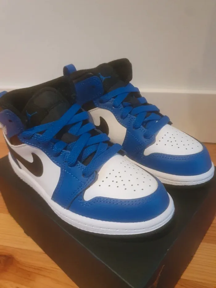 Nike Jordan 1 Mid (28) - photo numéro 2