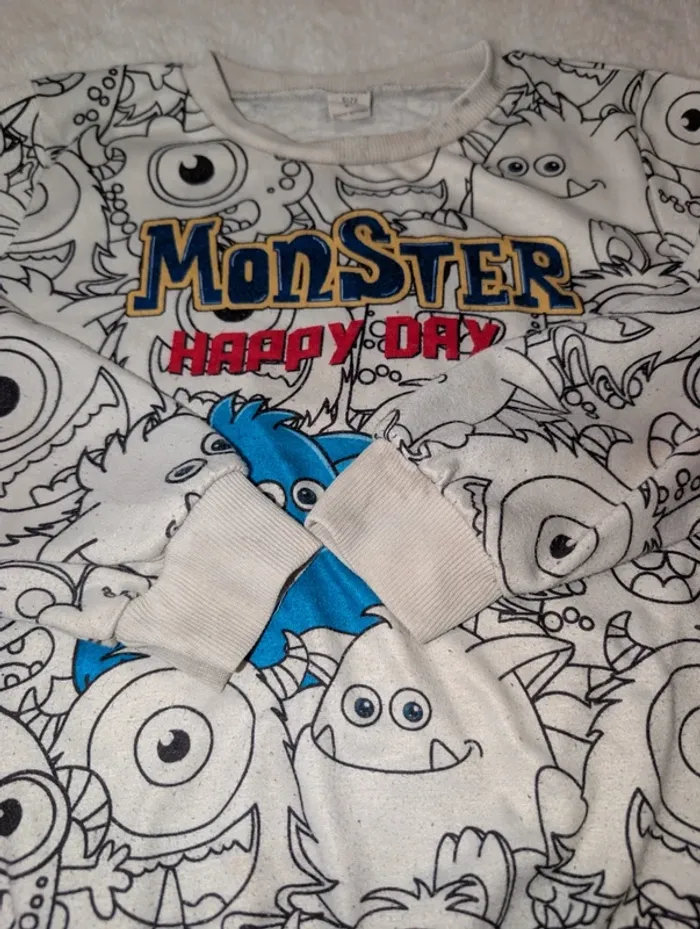 Pull 6 ans monstre tâcher - photo numéro 3