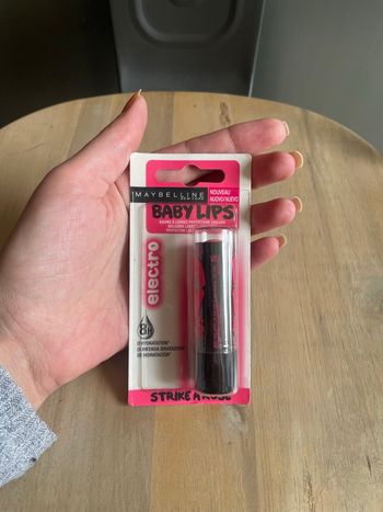 Maquillage Baume à lèvres Maybelline - Teinte Strike a Rose - Neuf sous blister 