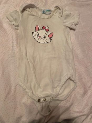 Lot 1 body 12mois  2 robes été 3mois