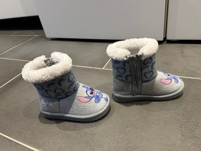 Chaussons bottes Stitch Disney  23/24.