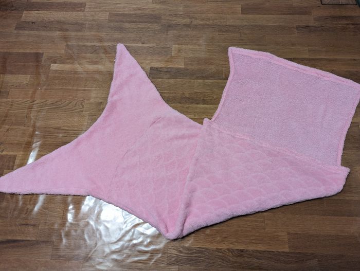 Queue de sirène fille rose