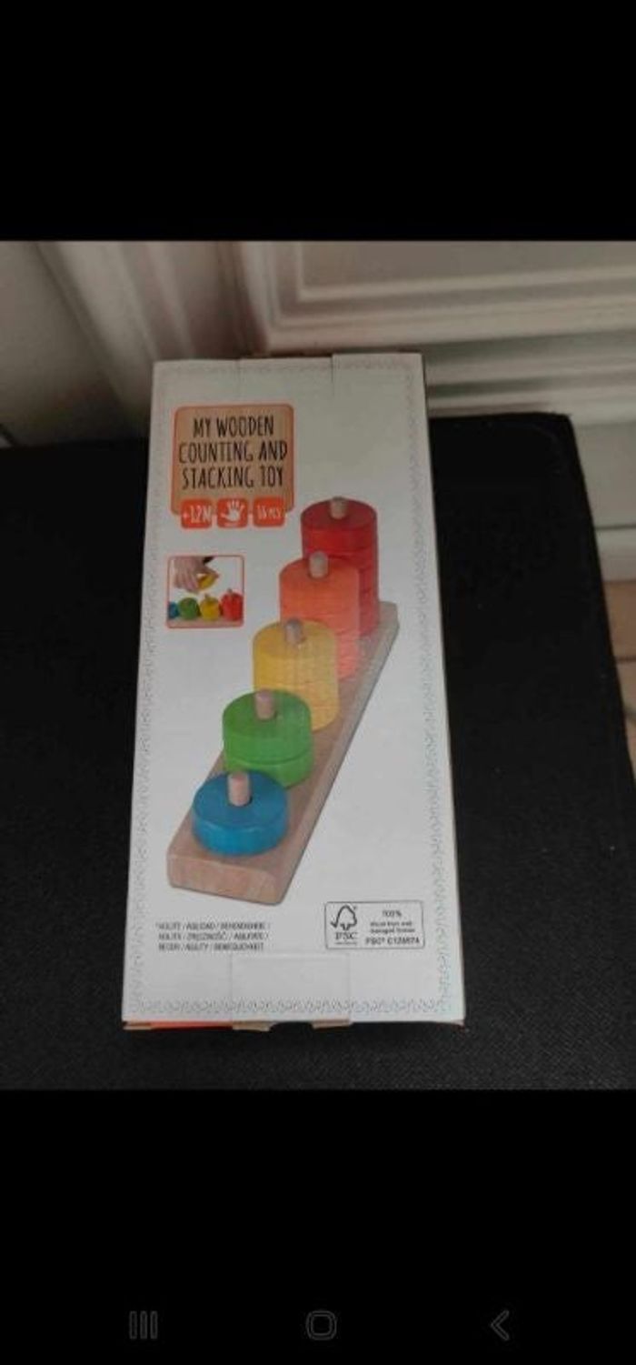 Je compte et j'empile en bois neuf