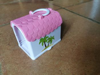 Maisonnette jouet Bat-Y