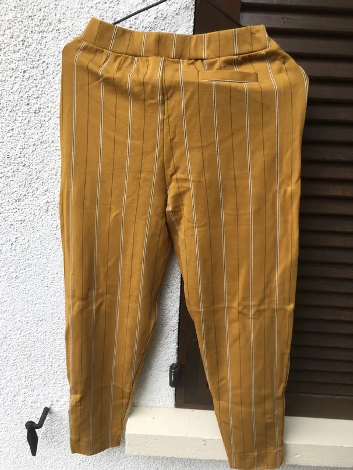 Pantalon rayé Pull & Bear - photo numéro 2