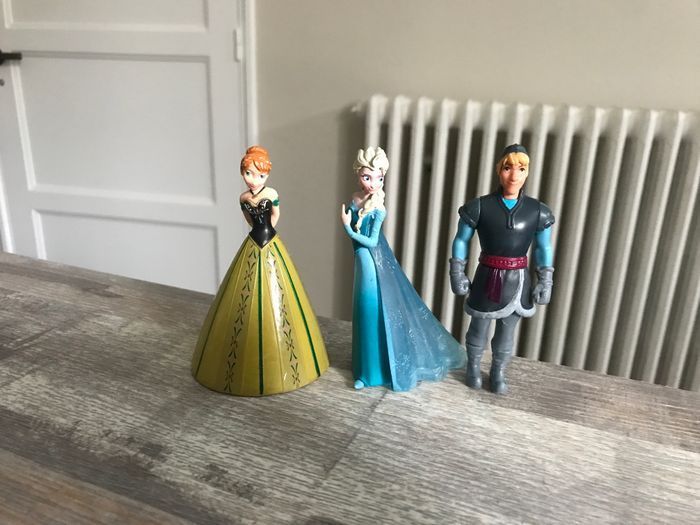 Figurine princesse reine des neiges : Anna , kristoff, Elsa disney