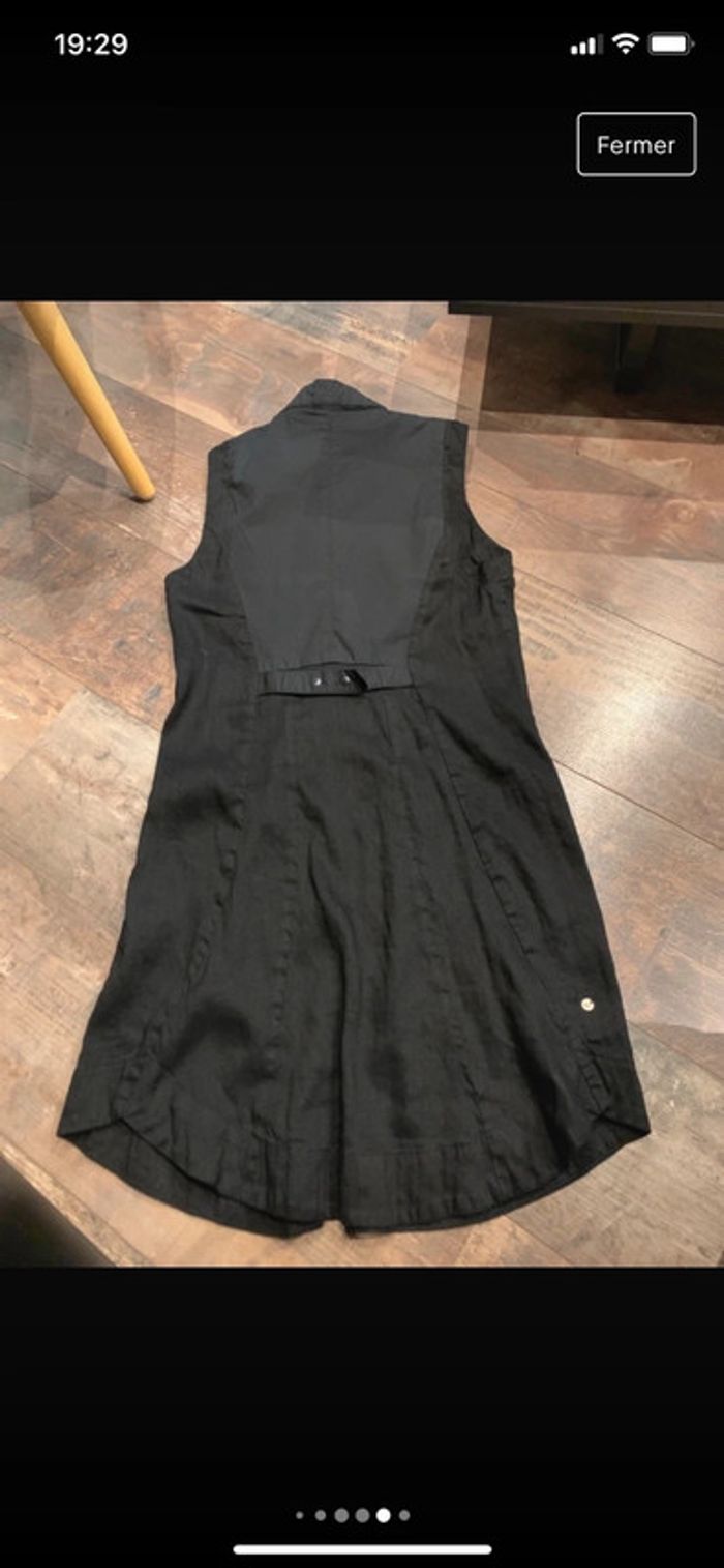 Sur robe noire sans manches - photo numéro 7