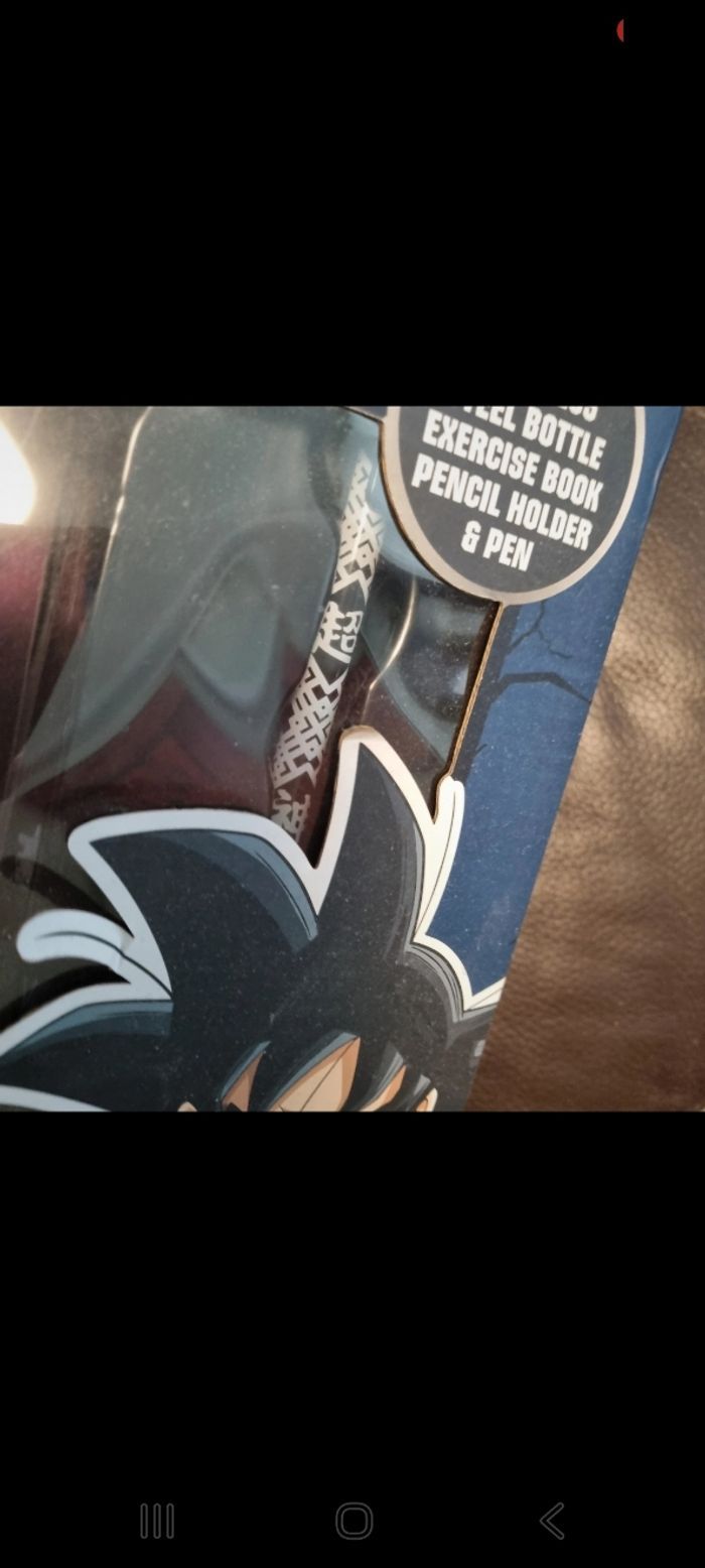 lot DRAGON BALL Z  - Gourde - Stylo - Cahier - Pot à crayons 🎁 Neuf 🎁 - photo numéro 2