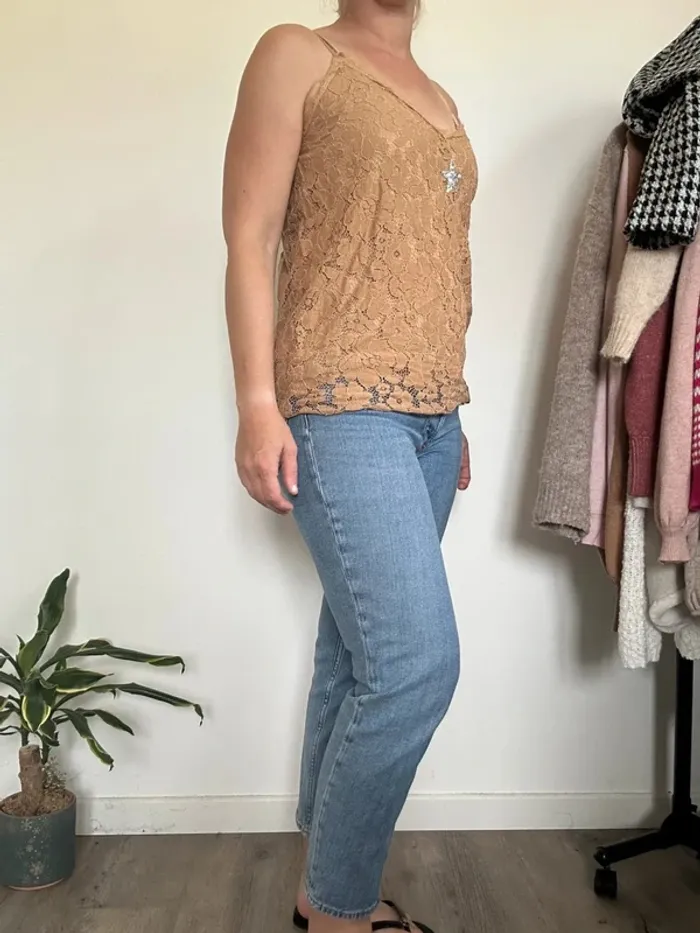 La Boutique de Lilie Débardeur camel dentelle – Taille 36 – Très bon état - photo numéro 3