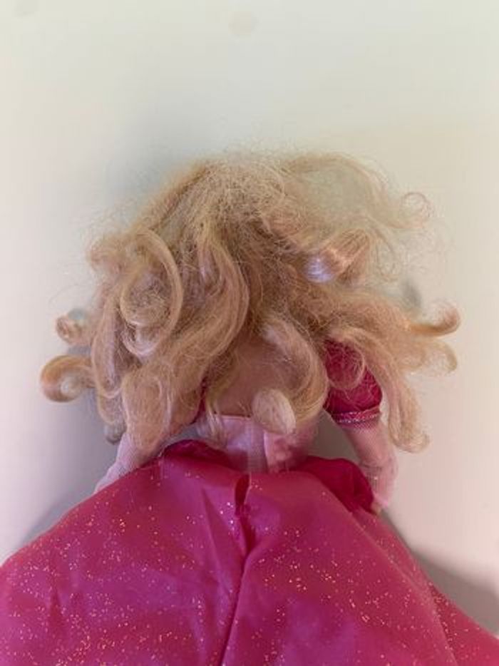 Barbie ballerine les 12 princesses bon état vendu avec piles - photo numéro 7