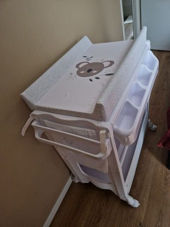 Table a langer avec baignoir